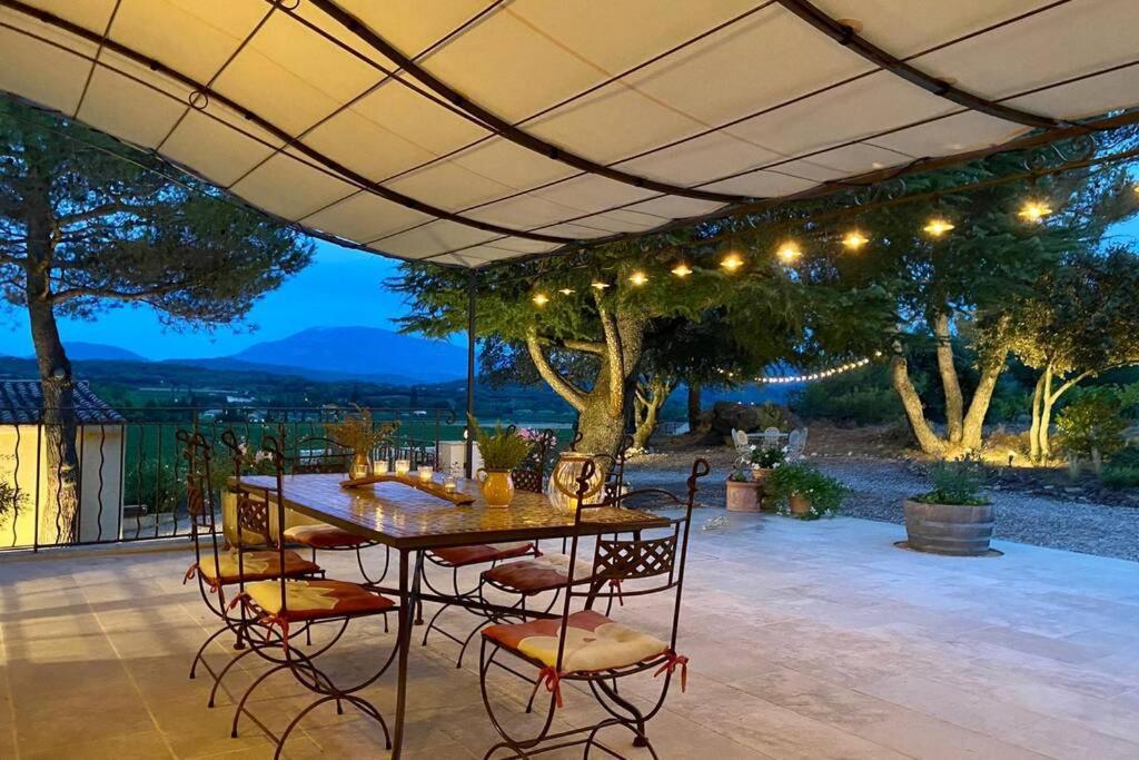 Le Clos Des Pins, Vue Mont Ventoux Roaix Kültér fotó